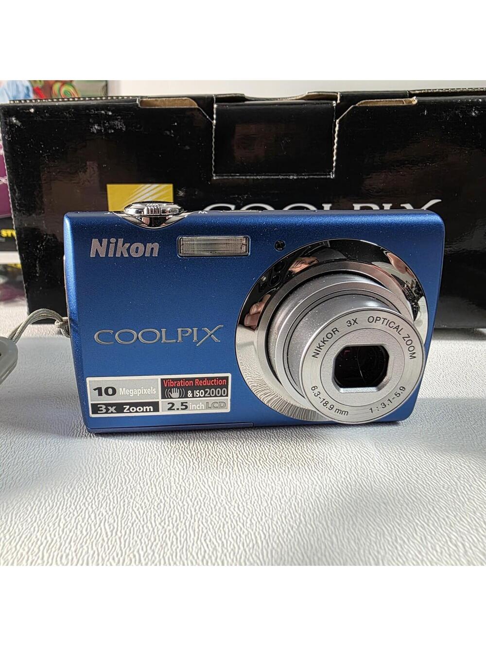 Nikon Coolpix S220 10.0MP Blue Digital Camera W Battery Box Charger Manuals